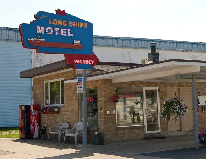 Long Ships Motel